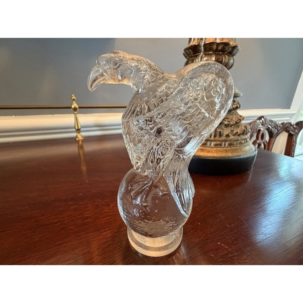 Vintage Crystal  Bald Eagle Glass America Eagle on Ball Figurine Paperweight